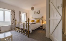 Private Deck With Newly Refurbished Flat Attached!